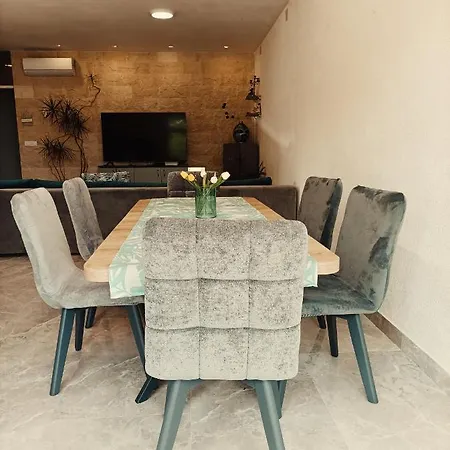 Paradise Apartment